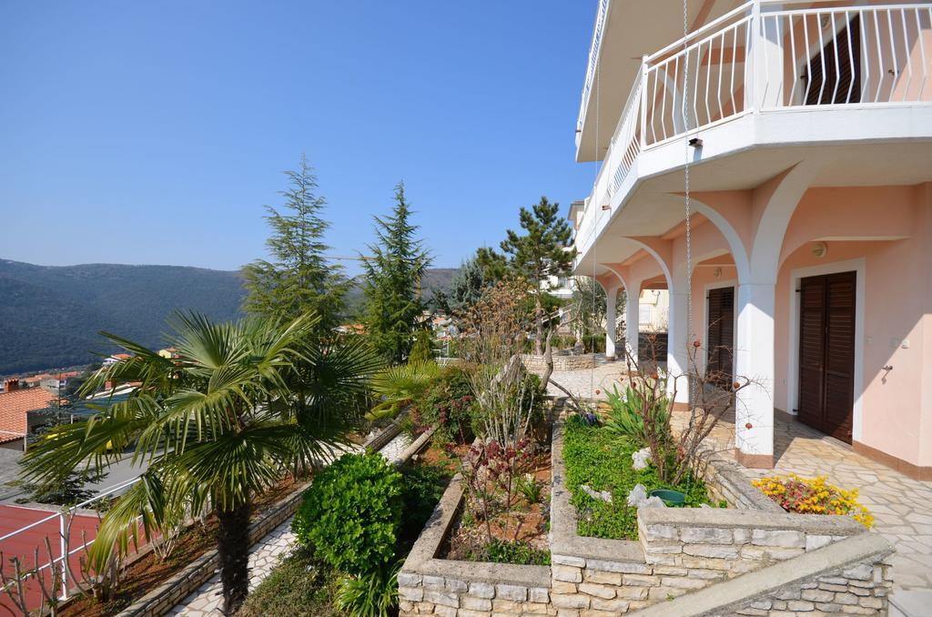Apartments Slavica Rabac Exteriör bild