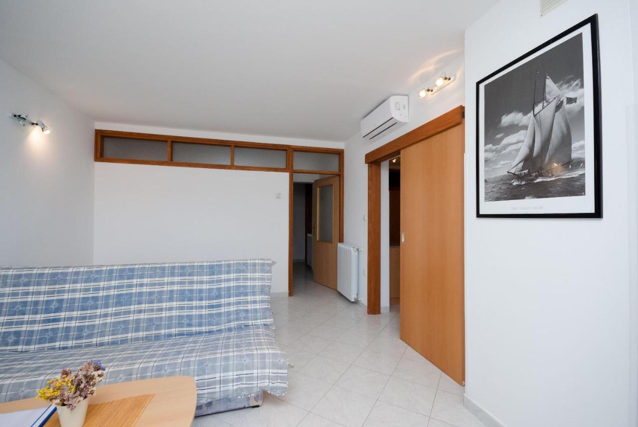 Apartments Slavica Rabac Exteriör bild